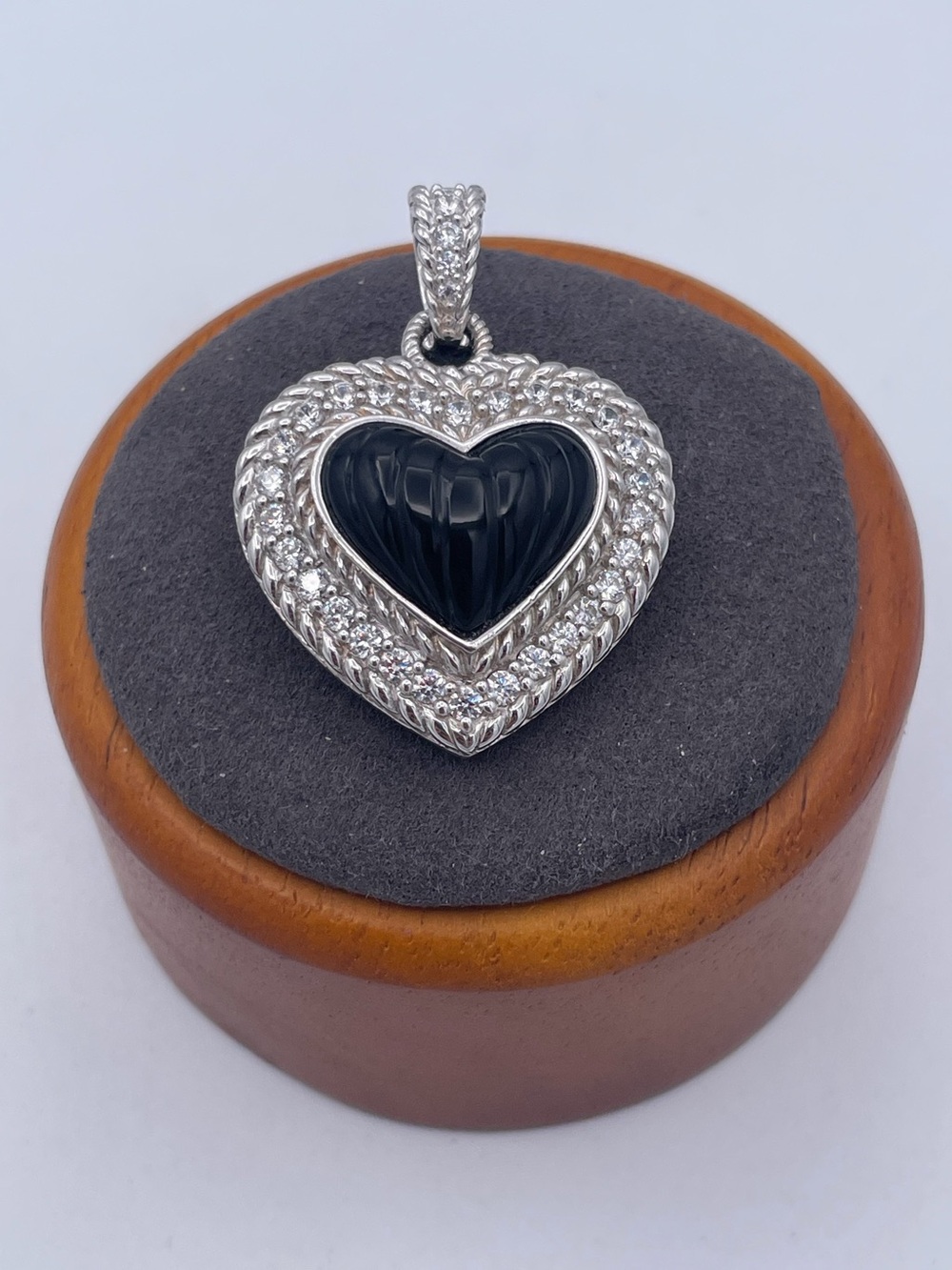 Judith Ripka Sterling Silver 925 Carved Black Onyx Heart CZ Pendant Thailand 15g - Picture 2 of 8